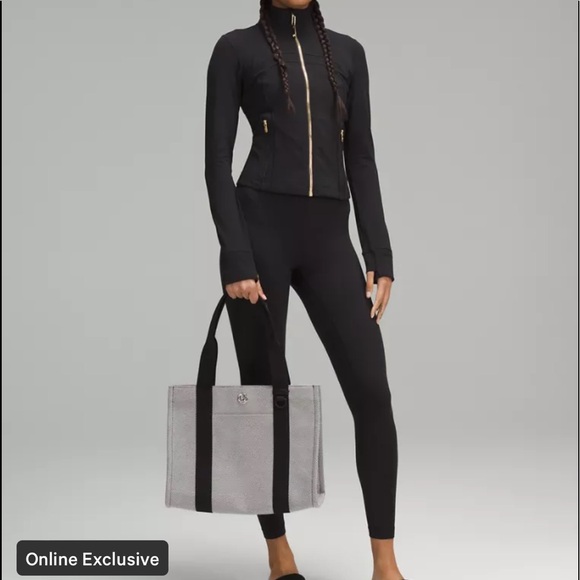 SOLD! LULULEMON 2 TONE CANVAS TOTE - LGE 10L BNWT - Picture 4 of 4